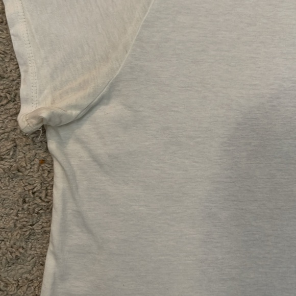 Guess “Hello Gorgeous” Graphic T-Shirt - Picture 11 of 14